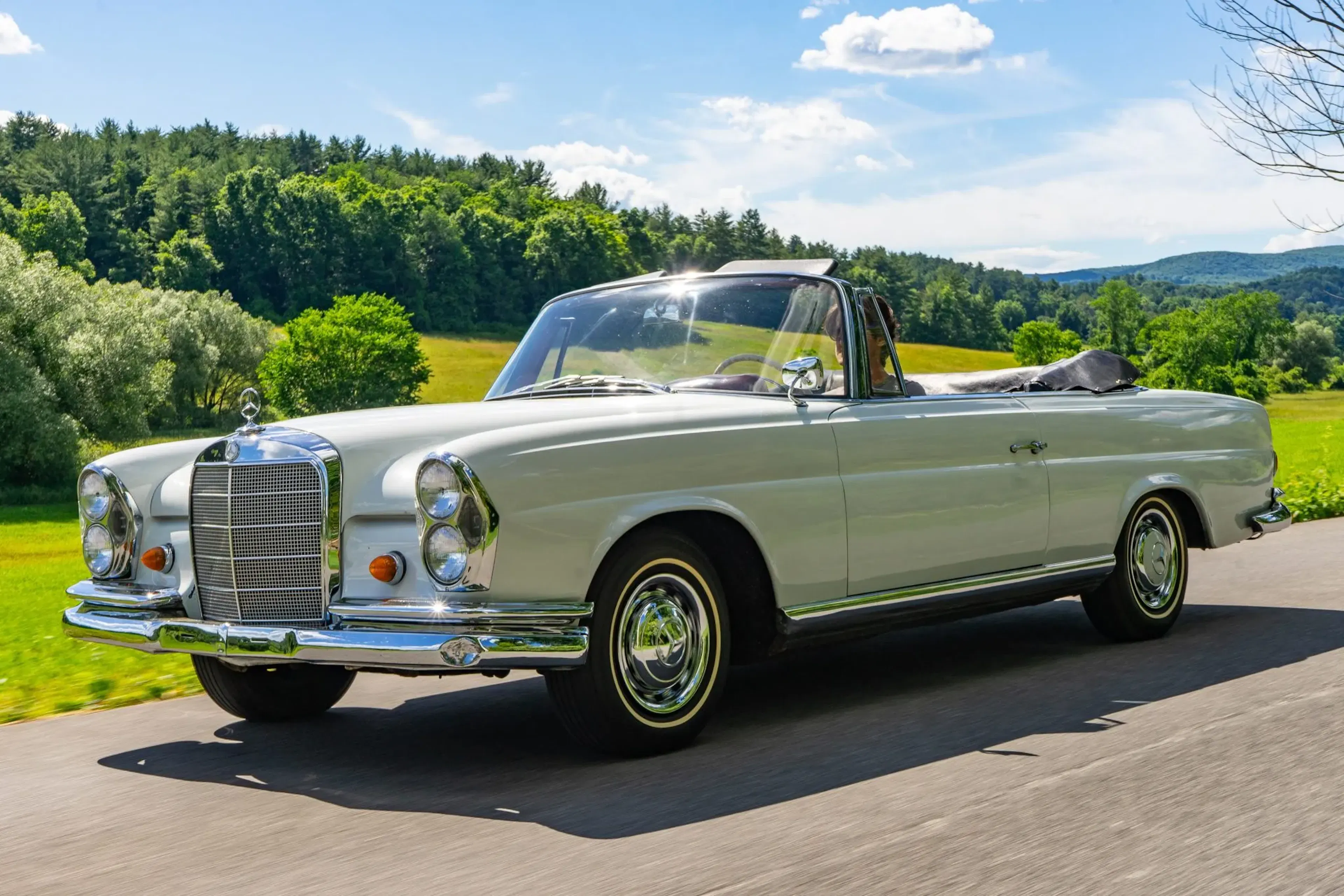 ☆62”Hane-Ben 220SE　　　　　　　　　　　　　　　　【期間限定】 1962 Mercedes-Benz 220SEb Base | Hagerty Valuation Tools®